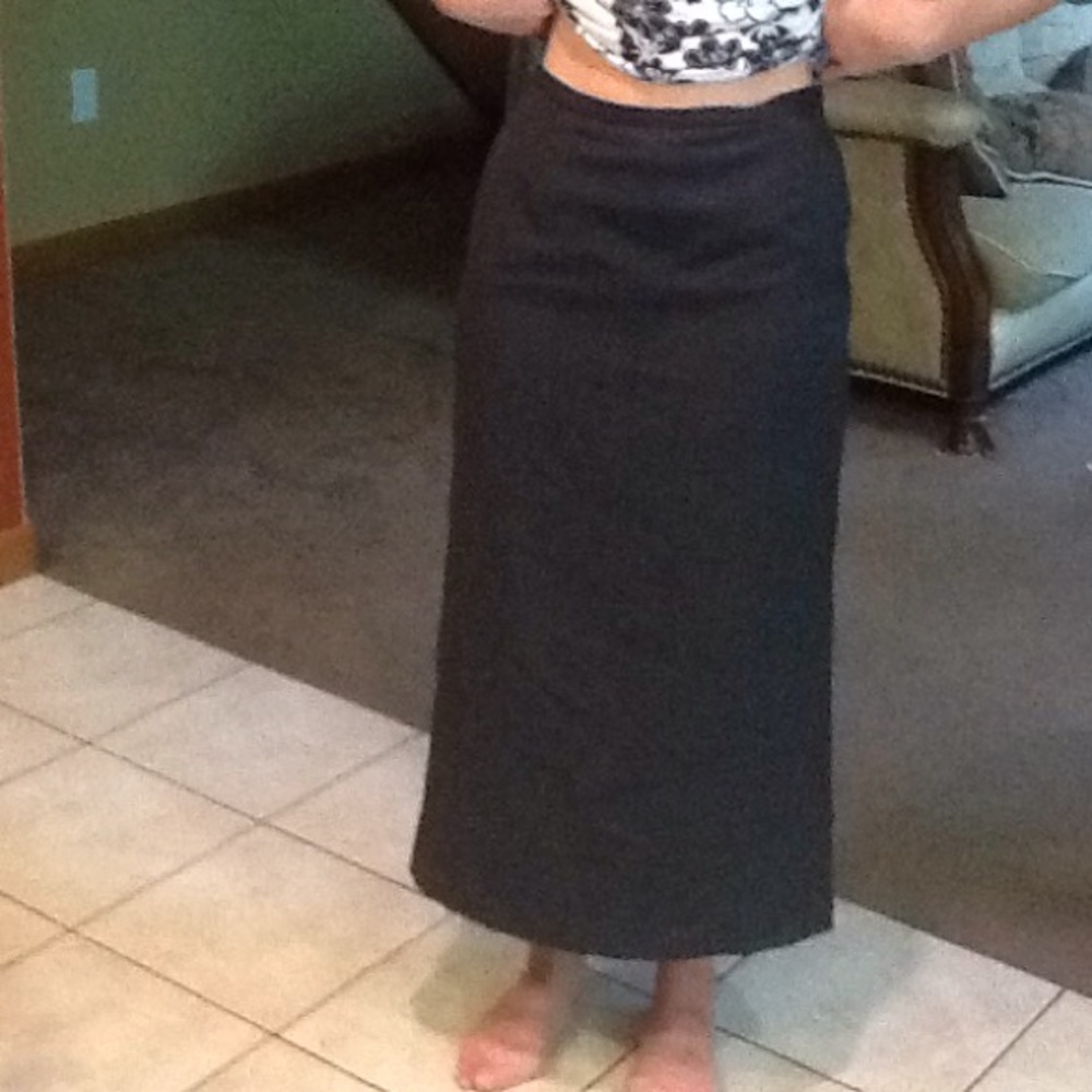 Casual corner black long skirt